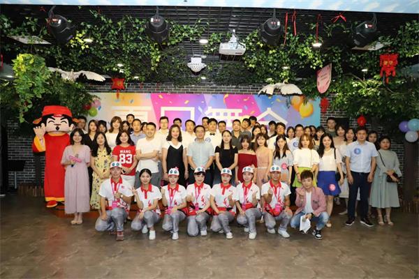 1563760220161023264.jpg 18.jpg